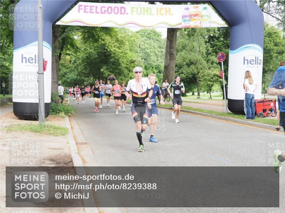 29.06.2025 - hella hamburg halbmarathon MichiJ http://msf.ph/oto/8239388 29.06.2025 10:27:30 Zwischen KM18-KM19 2719, 2980, 3431, 3783, 7981, 9403, 11049, 11281, 13514, 15372, 15561, 17623, 18761, 19004, 19151 meine-sportfotos.de