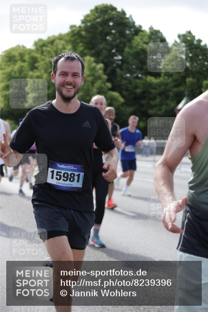 29.06.2025 - hella hamburg halbmarathon Jannik Wohlers http://msf.ph/oto/8239396 29.06.2025 09:54:04 Lombardsbrücke 1171, 1342, 1549, 1942, 2020, 2098, 2188, 2442, 2470, 2561, 2670, 2842, 2889, 3562, 4017, 4029, 4816, 5020, 5706, 6266, 6630, 6819, 7087, 7274, 7709, 8142, 8374, 8576, 8698, 9815, 10057, 10237, 11422, 12413, 12549, 12776, 13008, 13123, 13348, 13398, 13421, 13630, 13707, 13746, 14797, 14804, 14911, 15422, 15573, 15981, 16316, 16626, 17229, 17353, 17461, 17710, 17753, 17905, 18380, 18509, 18942, 19007, 19038, 19051, 19137 meine-sportfotos.de