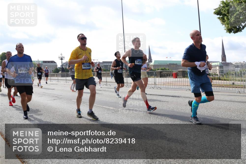 29.06.2025 - hella hamburg halbmarathon Lena Gebhardt http://msf.ph/oto/8239418 29.06.2025 09:56:20 Lombardsbrücke 1061, 1216, 1257, 1452, 1499, 1502, 1507, 1592, 1628, 1689, 1877, 2058, 2082, 2083, 2250, 2260, 2504, 2771, 2818, 2864, 2953, 2996, 3060, 3256, 3296, 3543, 4065, 4077, 4346, 4404, 4557, 4711, 4833, 5116, 5482, 5600, 5607, 5978, 6115, 6134, 6168, 6286, 6511, 6512, 7056, 7100, 7178, 7224, 7332, 7383, 7475, 7583, 7943, 8335, 8361, 8514, 8968, 8989, 8996, 9246, 9537, 10596 meine-sportfotos.de