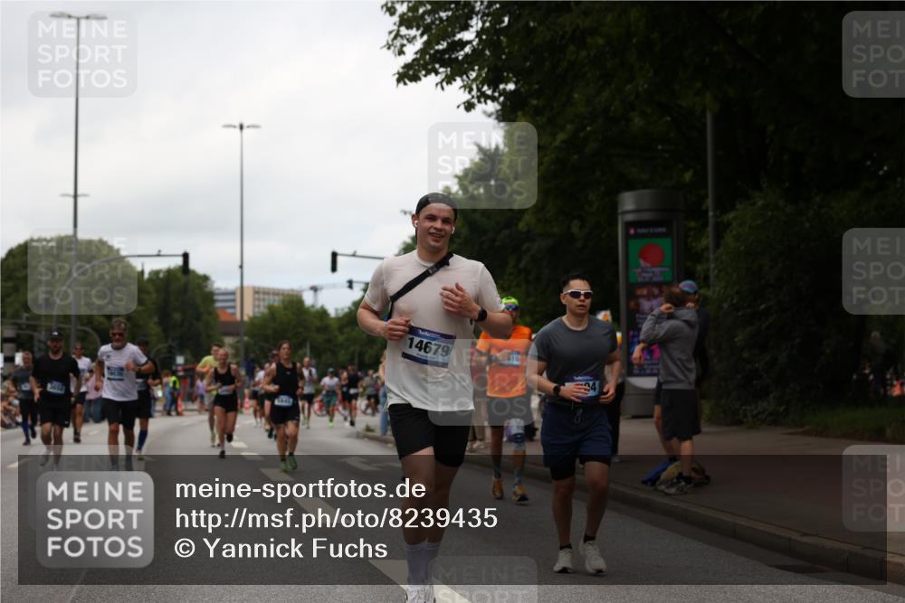 29.06.2025 - hella hamburg halbmarathon Yannick Fuchs http://msf.ph/oto/8239435 29.06.2025 11:05:14 20KM 1524, 1527, 1830, 2046, 2277, 2990, 3020, 3650, 4204, 4649, 5036, 5069, 5845, 6295, 6742, 7014, 7195, 7346, 7462, 8275, 9113, 9338, 9492, 10509, 10589, 10610, 10858, 12417, 12572, 12928, 12929, 12938, 13215, 13673, 13674, 13683, 14413, 14679, 15085, 15529, 15531, 15586, 15592, 17731, 17942, 19035 meine-sportfotos.de