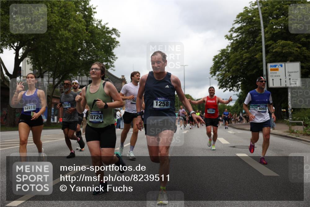 29.06.2025 - hella hamburg halbmarathon Yannick Fuchs http://msf.ph/oto/8239511 29.06.2025 10:47:17 20KM 1061, 1258, 1499, 1706, 1783, 2074, 2082, 2099, 2346, 2910, 3059, 3208, 3209, 3334, 4065, 4419, 4635, 4770, 5077, 5907, 6198, 6628, 6877, 7177, 7509, 7864, 8273, 8361, 8390, 8651, 9065, 9142, 9163, 9537, 10549, 10724, 10891, 10895, 11588, 11589, 11604, 11689, 11992, 12155, 12413, 12490, 12875, 12910, 13289, 13997, 14323, 15061, 15126, 15179, 15430, 15497, 15681, 16467, 16538, 16986, 18134, 18590, 18720, 18901, 19244 meine-sportfotos.de