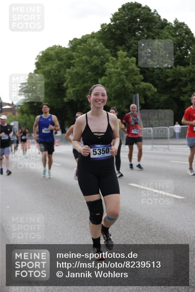 29.06.2025 - hella hamburg halbmarathon Jannik Wohlers http://msf.ph/oto/8239513 29.06.2025 10:29:26 Lombardsbrücke 1097, 1694, 2302, 2699, 3613, 4395, 4580, 5063, 5350, 8388, 8941, 9095, 9937, 11269, 11376, 11444, 11634, 12216, 12227, 12305, 12537, 13031, 13810, 15266, 17529, 18385 meine-sportfotos.de