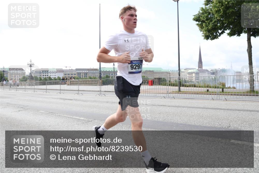 29.06.2025 - hella hamburg halbmarathon Lena Gebhardt http://msf.ph/oto/8239530 29.06.2025 10:09:39 Lombardsbrücke 1052, 1456, 1483, 1513, 1823, 2978, 4592, 4859, 5806, 5885, 6674, 7058, 7187, 8090, 8685, 9150, 9297, 9306, 9781, 9988, 10194, 12156, 12255, 12509, 12862, 13210, 13660, 13739, 15697, 16191, 16455, 16688, 16918, 17630, 17899, 18076, 18440, 18707, 18726, 18727, 19166, 19242 meine-sportfotos.de