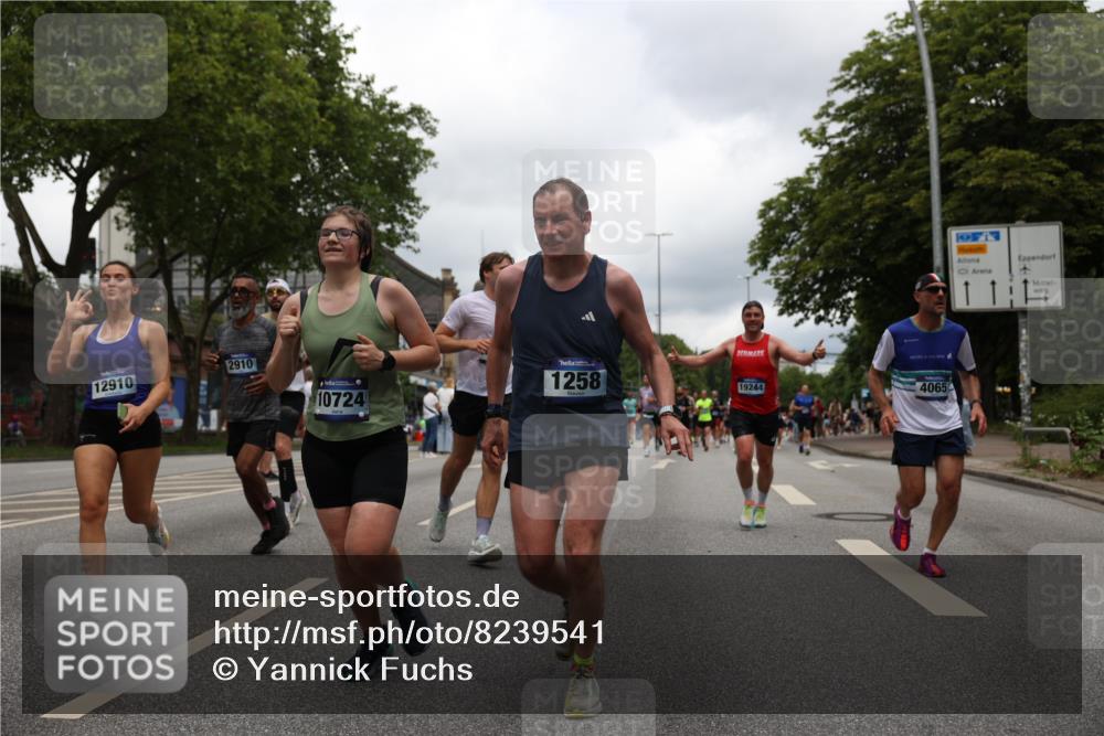 29.06.2025 - hella hamburg halbmarathon Yannick Fuchs http://msf.ph/oto/8239541 29.06.2025 10:47:17 20KM 1061, 1258, 1499, 1706, 1783, 2074, 2082, 2099, 2346, 2910, 3059, 3208, 3209, 3334, 4065, 4419, 4635, 4770, 5077, 5907, 6198, 6628, 6877, 7177, 7509, 7864, 8273, 8361, 8390, 8651, 9065, 9142, 9163, 9537, 10549, 10724, 10891, 10895, 11588, 11589, 11604, 11689, 11992, 12155, 12413, 12490, 12875, 12910, 13289, 13997, 14323, 15061, 15126, 15179, 15430, 15497, 15681, 16467, 16538, 16986, 18134, 18590, 18720, 18901, 19244 meine-sportfotos.de