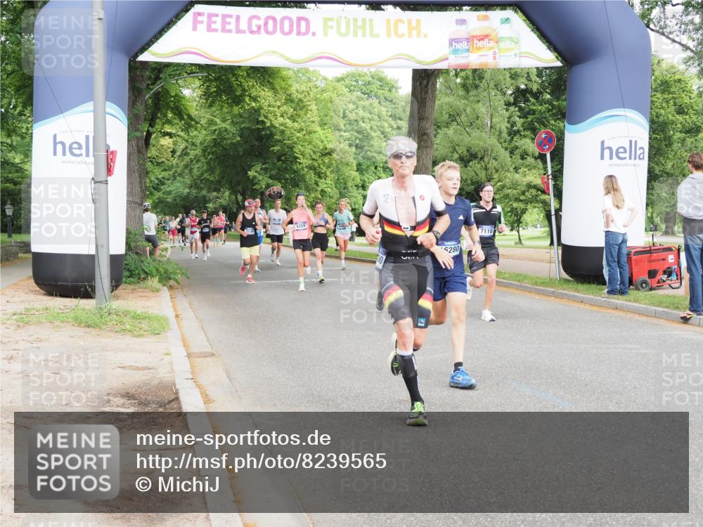 29.06.2025 - hella hamburg halbmarathon MichiJ http://msf.ph/oto/8239565 29.06.2025 10:27:31 Zwischen KM18-KM19 2719, 2980, 3431, 3783, 7110, 7981, 9403, 11281, 13800, 15561, 16280, 17623, 18761, 19004, 19151 meine-sportfotos.de