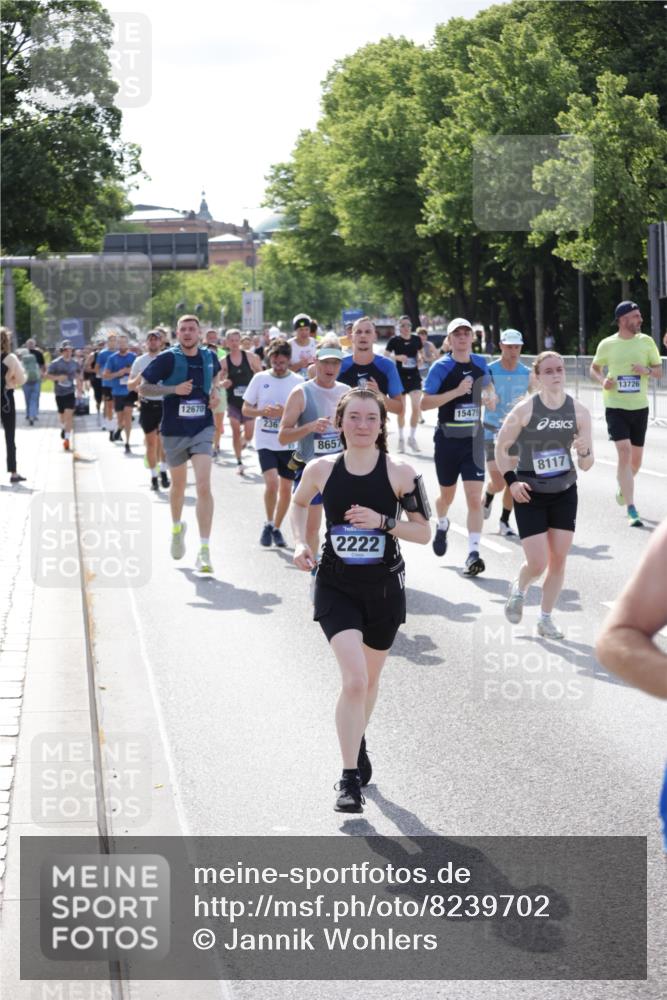 29.06.2025 - hella hamburg halbmarathon Jannik Wohlers http://msf.ph/oto/8239702 29.06.2025 09:54:22 Lombardsbrücke 1817, 1942, 2222, 2367, 2442, 2592, 2596, 2670, 2955, 3208, 3209, 4832, 5447, 5884, 6290, 6723, 6978, 7087, 7335, 7908, 8117, 8482, 8657, 8916, 8981, 9038, 9051, 9661, 9710, 9924, 11125, 11518, 11519, 11688, 12094, 12269, 12367, 12670, 13008, 13147, 13421, 13630, 13698, 13726, 13919, 14248, 14361, 15478, 15479, 15684, 16834, 16907, 17353, 17753, 17865, 18370, 18801, 18915, 18923, 18942, 19007 meine-sportfotos.de