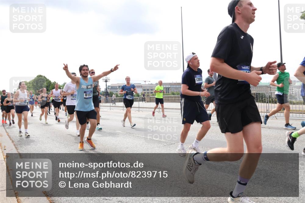 29.06.2025 - hella hamburg halbmarathon Lena Gebhardt http://msf.ph/oto/8239715 29.06.2025 10:33:47 Lombardsbrücke 1189, 1275, 1417, 1705, 1787, 1896, 1995, 2342, 2482, 2526, 2776, 3170, 3264, 3340, 3341, 3345, 3560, 3812, 4164, 4361, 4433, 4449, 4479, 4696, 4807, 4942, 5075, 5096, 5141, 5557, 5561, 5566, 5569, 5584, 5691, 5821, 5822, 5887, 6109, 6364, 6515, 6516, 6854, 6956, 6999, 7027, 7565, 7653, 7705, 8021, 8157, 8202, 8277, 8282, 8375, 8377, 8383, 8401, 8891, 9094, 9234, 9258, 9438, 9591, 9592, 9750, 9780, 9799, 9875, 9995, 10007, 10071, 10561, 11811 meine-sportfotos.de
