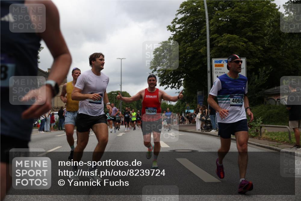 29.06.2025 - hella hamburg halbmarathon Yannick Fuchs http://msf.ph/oto/8239724 29.06.2025 10:47:18 20KM 1061, 1258, 1499, 1706, 1783, 2074, 2082, 2099, 2346, 2910, 3059, 3208, 3209, 3334, 4065, 4419, 4635, 4770, 5077, 6198, 6628, 6877, 7177, 7509, 7864, 8273, 8361, 8390, 8651, 9065, 9142, 9163, 9537, 10549, 10724, 10891, 10895, 11588, 11589, 11604, 11689, 11992, 12155, 12413, 12490, 12875, 12910, 13289, 13997, 14323, 15061, 15126, 15179, 15430, 15497, 15681, 16538, 16986, 18134, 18590, 18720, 18901, 19244 meine-sportfotos.de