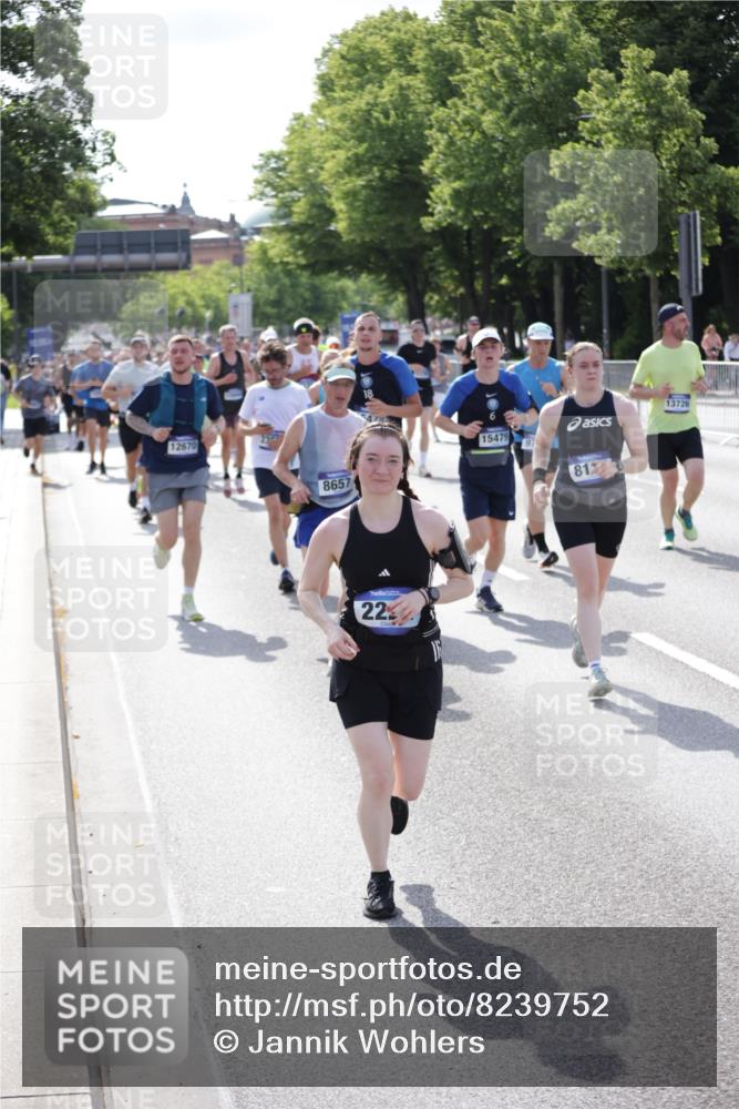 29.06.2025 - hella hamburg halbmarathon Jannik Wohlers http://msf.ph/oto/8239752 29.06.2025 09:54:23 Lombardsbrücke 1817, 1942, 2222, 2367, 2592, 2596, 2670, 2955, 3208, 3209, 4832, 5447, 5884, 6290, 6389, 6723, 6978, 7087, 7335, 7908, 8117, 8482, 8657, 8916, 8981, 9038, 9051, 9093, 9661, 9710, 9924, 11125, 11518, 11519, 11688, 12094, 12269, 12367, 12670, 13008, 13147, 13421, 13698, 13726, 13919, 14248, 14361, 14814, 15478, 15479, 15684, 16110, 16834, 16907, 17353, 17865, 18118, 18190, 18370, 18801, 18915, 18923, 19007 meine-sportfotos.de