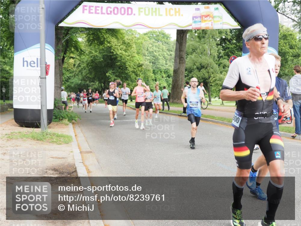 29.06.2025 - hella hamburg halbmarathon MichiJ http://msf.ph/oto/8239761 29.06.2025 10:27:32 Zwischen KM18-KM19 2719, 2980, 3136, 3431, 3783, 4359, 7110, 9403, 10218, 11281, 13800, 15561, 16280, 17623, 18761, 19004, 19151 meine-sportfotos.de