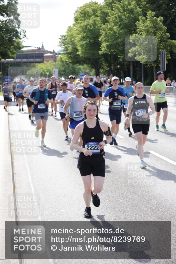29.06.2025 - hella hamburg halbmarathon Jannik Wohlers http://msf.ph/oto/8239769 29.06.2025 09:54:23 Lombardsbrücke 1817, 1942, 2222, 2367, 2592, 2596, 2670, 2955, 3208, 3209, 4832, 5447, 5884, 6290, 6389, 6723, 6978, 7087, 7335, 7908, 8117, 8482, 8657, 8916, 8981, 9038, 9051, 9093, 9661, 9710, 9924, 11125, 11518, 11519, 11688, 12094, 12269, 12367, 12670, 13008, 13147, 13421, 13698, 13726, 13919, 14248, 14361, 14814, 15478, 15479, 15684, 16110, 16834, 16907, 17353, 17865, 18118, 18190, 18370, 18801, 18915, 18923, 19007 meine-sportfotos.de