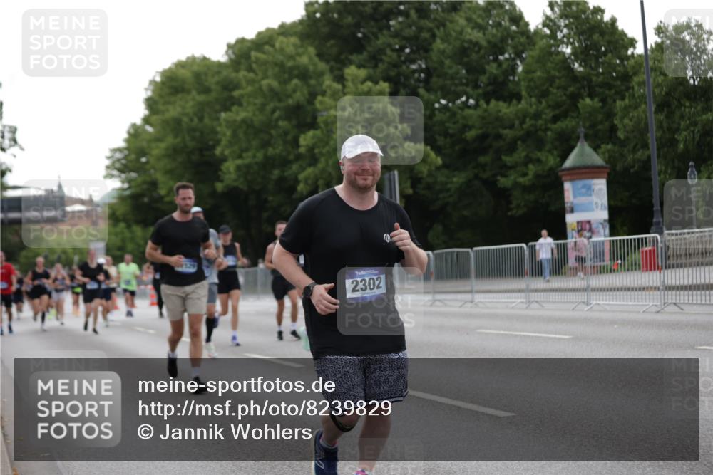 29.06.2025 - hella hamburg halbmarathon Jannik Wohlers http://msf.ph/oto/8239829 29.06.2025 10:29:31 Lombardsbrücke 1097, 1547, 1694, 2302, 2699, 3613, 4580, 5063, 5322, 6626, 8388, 8792, 8941, 9095, 10162, 11376, 11444, 12227, 12305, 12537, 13031, 13810, 15266, 16769, 17529, 18385 meine-sportfotos.de