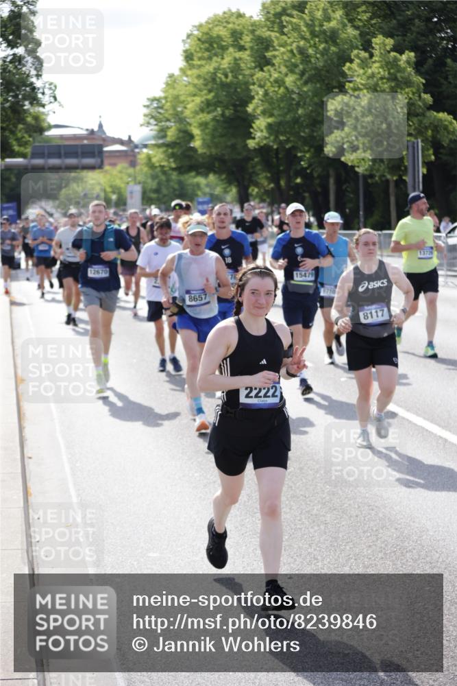 29.06.2025 - hella hamburg halbmarathon Jannik Wohlers http://msf.ph/oto/8239846 29.06.2025 09:54:23 Lombardsbrücke 1817, 1942, 2222, 2367, 2592, 2596, 2670, 2955, 3208, 3209, 4832, 5447, 5884, 6290, 6389, 6723, 6978, 7087, 7335, 7908, 8117, 8482, 8657, 8916, 8981, 9038, 9051, 9093, 9661, 9710, 9924, 11125, 11518, 11519, 11688, 12094, 12269, 12367, 12670, 13008, 13147, 13421, 13698, 13726, 13919, 14248, 14361, 14814, 15478, 15479, 15684, 16110, 16834, 16907, 17353, 17865, 18118, 18190, 18370, 18801, 18915, 18923, 19007 meine-sportfotos.de