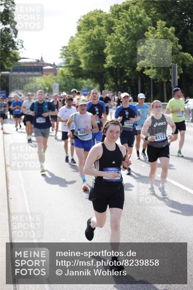 29.06.2025 - hella hamburg halbmarathon Jannik Wohlers http://msf.ph/oto/8239858 29.06.2025 09:54:23 Lombardsbrücke 1817, 1942, 2222, 2367, 2592, 2596, 2670, 2955, 3208, 3209, 4832, 5447, 5884, 6290, 6389, 6723, 6978, 7087, 7335, 7908, 8117, 8482, 8657, 8916, 8981, 9038, 9051, 9093, 9661, 9710, 9924, 11125, 11518, 11519, 11688, 12094, 12269, 12367, 12670, 13008, 13147, 13421, 13698, 13726, 13919, 14248, 14361, 14814, 15478, 15479, 15684, 16110, 16834, 16907, 17353, 17865, 18118, 18190, 18370, 18801, 18915, 18923, 19007 meine-sportfotos.de