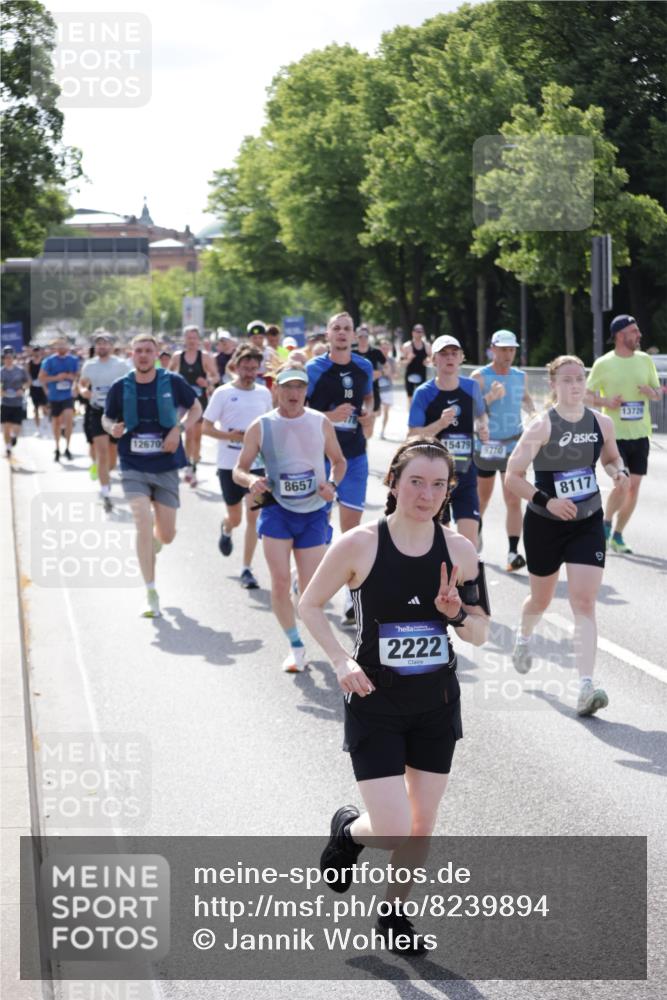 29.06.2025 - hella hamburg halbmarathon Jannik Wohlers http://msf.ph/oto/8239894 29.06.2025 09:54:23 Lombardsbrücke 1817, 1942, 2222, 2367, 2592, 2596, 2670, 2955, 3208, 3209, 4832, 5447, 5884, 6290, 6389, 6723, 6978, 7087, 7335, 7908, 8117, 8482, 8657, 8916, 8981, 9038, 9051, 9093, 9661, 9710, 9924, 11125, 11518, 11519, 11688, 12094, 12269, 12367, 12670, 13008, 13147, 13421, 13698, 13726, 13919, 14248, 14361, 14814, 15478, 15479, 15684, 16110, 16834, 16907, 17353, 17865, 18118, 18190, 18370, 18801, 18915, 18923, 19007 meine-sportfotos.de