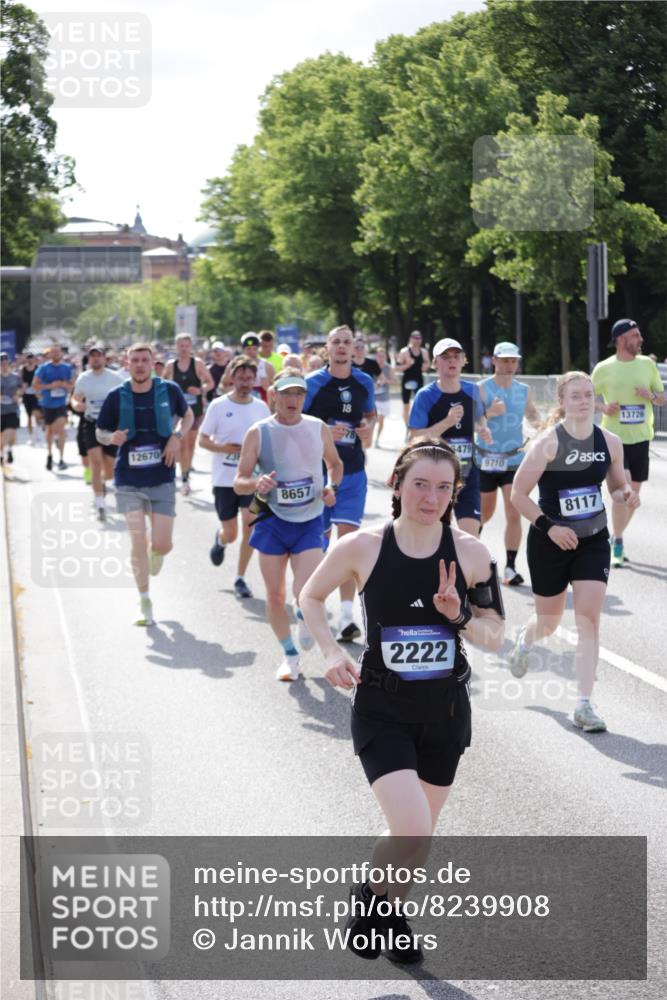 29.06.2025 - hella hamburg halbmarathon Jannik Wohlers http://msf.ph/oto/8239908 29.06.2025 09:54:23 Lombardsbrücke 1817, 1942, 2222, 2367, 2592, 2596, 2670, 2955, 3208, 3209, 4832, 5447, 5884, 6290, 6389, 6723, 6978, 7087, 7335, 7908, 8117, 8482, 8657, 8916, 8981, 9038, 9051, 9093, 9661, 9710, 9924, 11125, 11518, 11519, 11688, 12094, 12269, 12367, 12670, 13008, 13147, 13421, 13698, 13726, 13919, 14248, 14361, 14814, 15478, 15479, 15684, 16110, 16834, 16907, 17353, 17865, 18118, 18190, 18370, 18801, 18915, 18923, 19007 meine-sportfotos.de