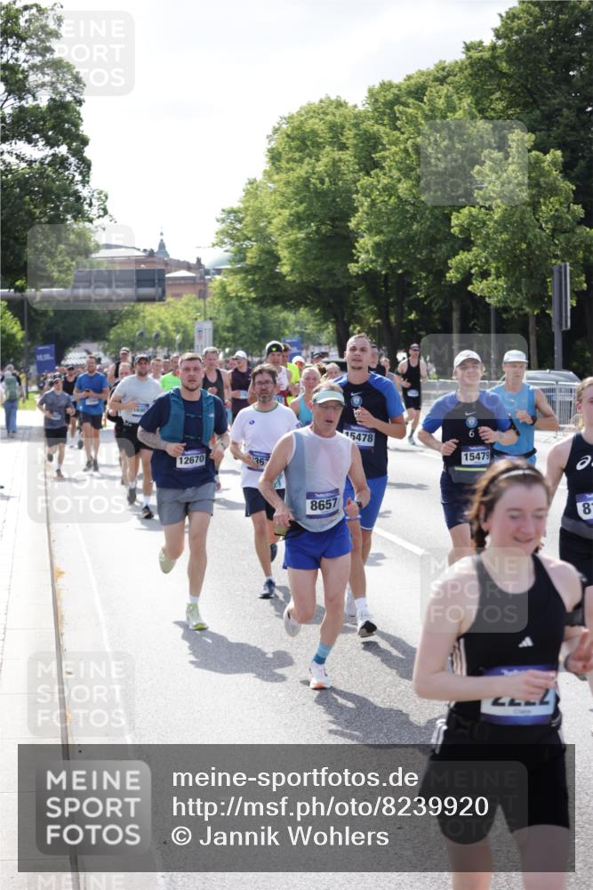 29.06.2025 - hella hamburg halbmarathon Jannik Wohlers http://msf.ph/oto/8239920 29.06.2025 09:54:23 Lombardsbrücke 1817, 1942, 2222, 2367, 2592, 2596, 2670, 2955, 3208, 3209, 4832, 5447, 5884, 6290, 6389, 6723, 6978, 7087, 7335, 7908, 8117, 8482, 8657, 8916, 8981, 9038, 9051, 9093, 9661, 9710, 9924, 11125, 11518, 11519, 11688, 12094, 12269, 12367, 12670, 13008, 13147, 13421, 13698, 13726, 13919, 14248, 14361, 14814, 15478, 15479, 15684, 16110, 16834, 16907, 17353, 17865, 18118, 18190, 18370, 18801, 18915, 18923, 19007 meine-sportfotos.de