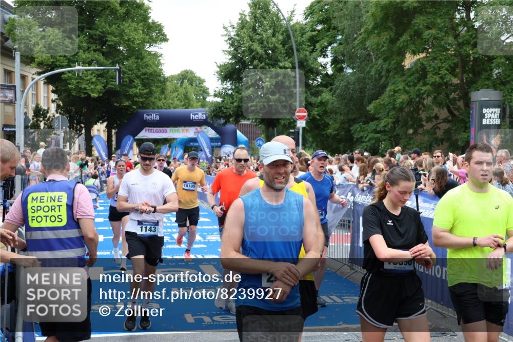 29.06.2025 - hella hamburg halbmarathon Zöllner http://msf.ph/oto/8239927 29.06.2025 10:55:48 Ziel 1143, 1834, 4897, 5021, 6569, 6924, 7221, 8255, 8618, 10212, 12483, 12858, 13474, 14365, 14909, 16401, 16434, 16786, 18125, 18190, 19047 meine-sportfotos.de