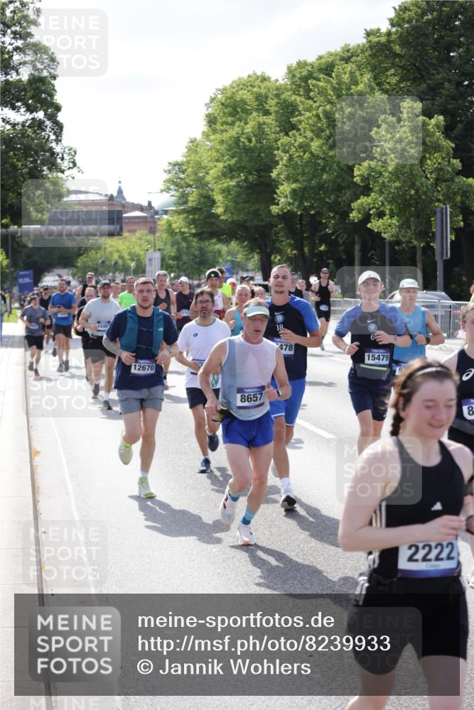 29.06.2025 - hella hamburg halbmarathon Jannik Wohlers http://msf.ph/oto/8239933 29.06.2025 09:54:23 Lombardsbrücke 1817, 1942, 2222, 2367, 2592, 2596, 2670, 2955, 3208, 3209, 4832, 5447, 5884, 6290, 6389, 6723, 6978, 7087, 7335, 7908, 8117, 8482, 8657, 8916, 8981, 9038, 9051, 9093, 9661, 9710, 9924, 11125, 11518, 11519, 11688, 12094, 12269, 12367, 12670, 13008, 13147, 13421, 13698, 13726, 13919, 14248, 14361, 14814, 15478, 15479, 15684, 16110, 16834, 16907, 17353, 17865, 18118, 18190, 18370, 18801, 18915, 18923, 19007 meine-sportfotos.de