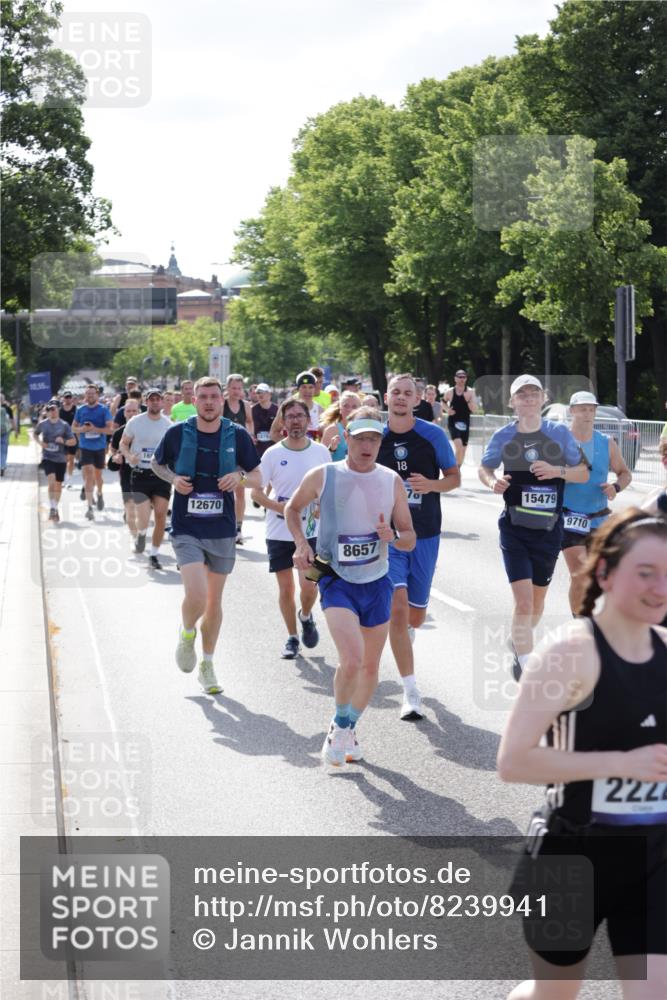 29.06.2025 - hella hamburg halbmarathon Jannik Wohlers http://msf.ph/oto/8239941 29.06.2025 09:54:23 Lombardsbrücke 1817, 1942, 2222, 2367, 2592, 2596, 2670, 2955, 3208, 3209, 4832, 5447, 5884, 6290, 6389, 6723, 6978, 7087, 7335, 7908, 8117, 8482, 8657, 8916, 8981, 9038, 9051, 9093, 9661, 9710, 9924, 11125, 11518, 11519, 11688, 12094, 12269, 12367, 12670, 13008, 13147, 13421, 13698, 13726, 13919, 14248, 14361, 14814, 15478, 15479, 15684, 16110, 16834, 16907, 17353, 17865, 18118, 18190, 18370, 18801, 18915, 18923, 19007 meine-sportfotos.de