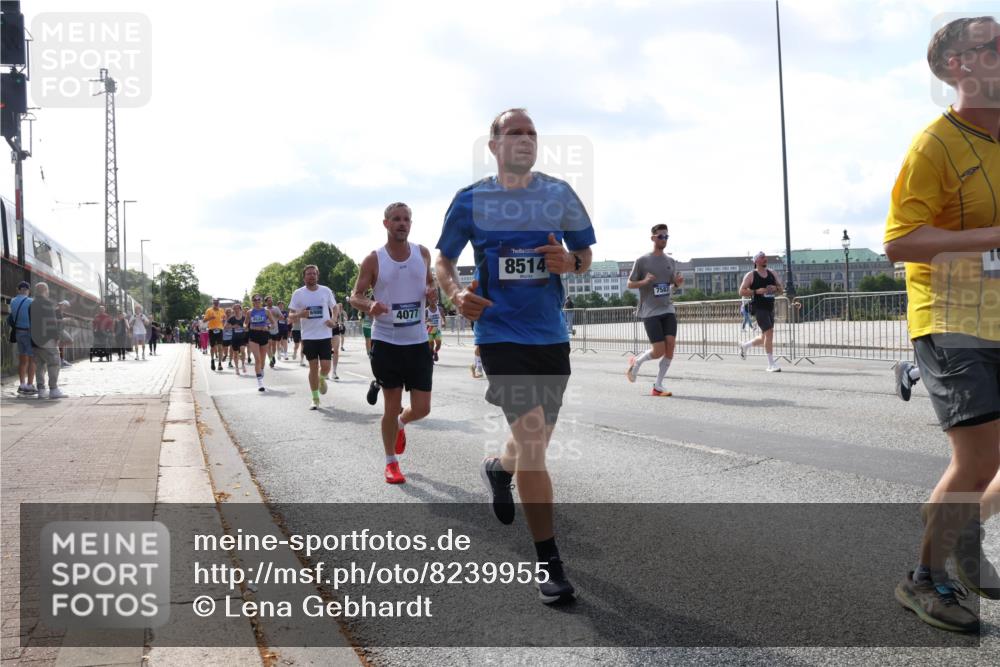 29.06.2025 - hella hamburg halbmarathon Lena Gebhardt http://msf.ph/oto/8239955 29.06.2025 09:56:21 Lombardsbrücke 1061, 1216, 1257, 1452, 1499, 1502, 1507, 1592, 1628, 1689, 1877, 2058, 2082, 2083, 2250, 2260, 2504, 2771, 2818, 2864, 2953, 2996, 3060, 3256, 3296, 3543, 4065, 4077, 4346, 4404, 4557, 4711, 4833, 5116, 5482, 5600, 5607, 5978, 6115, 6134, 6168, 6286, 6511, 6512, 6561, 6562, 7100, 7178, 7224, 7332, 7383, 7475, 7583, 7943, 8335, 8361, 8514, 8968, 8989, 8996, 9246, 9537, 9597, 10596 meine-sportfotos.de