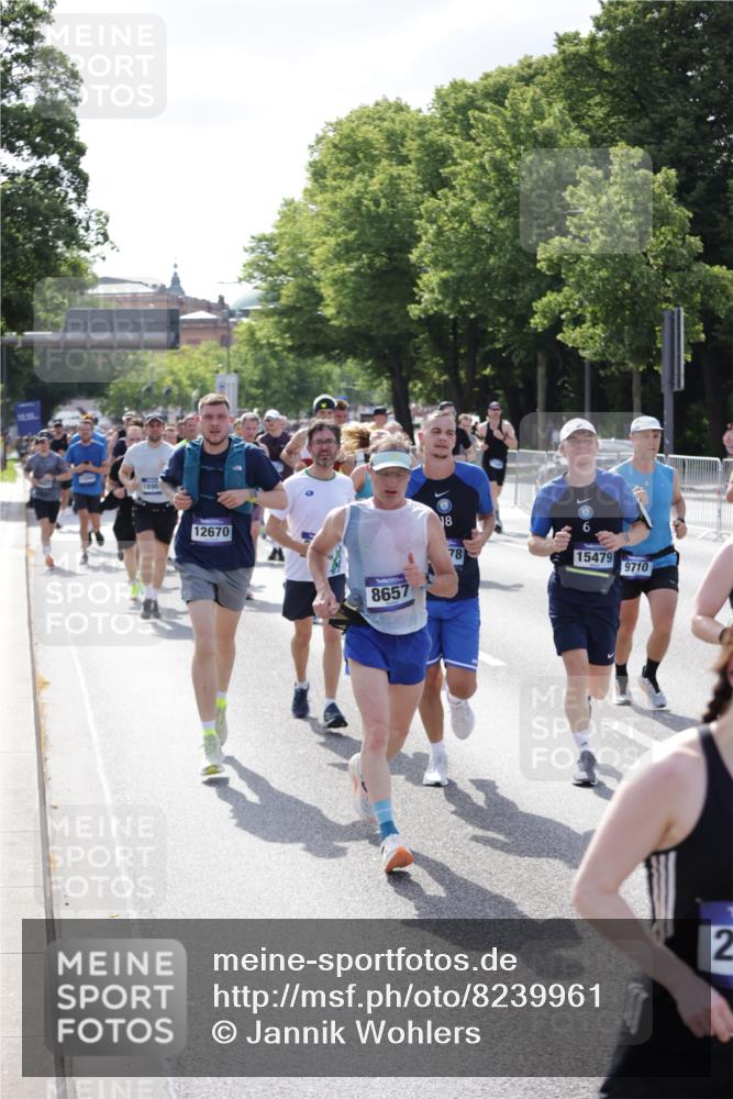 29.06.2025 - hella hamburg halbmarathon Jannik Wohlers http://msf.ph/oto/8239961 29.06.2025 09:54:24 Lombardsbrücke 1817, 1942, 2222, 2367, 2592, 2596, 2670, 2955, 3208, 3209, 4832, 5447, 5884, 6290, 6389, 6723, 6978, 7335, 7908, 8117, 8482, 8657, 8916, 8981, 9038, 9051, 9093, 9661, 9710, 9924, 11125, 11518, 11519, 11688, 12094, 12269, 12367, 12670, 13147, 13421, 13698, 13726, 13919, 14248, 14361, 14814, 15350, 15478, 15479, 15684, 16110, 16834, 16907, 17353, 17544, 17865, 18118, 18190, 18370, 18801, 18915, 18923 meine-sportfotos.de