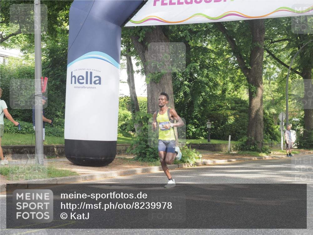 29.06.2025 - hella hamburg halbmarathon KatJ http://msf.ph/oto/8239978 29.06.2025 09:56:53 Zwischen KM18-KM19  meine-sportfotos.de