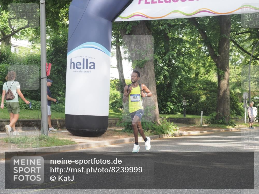 29.06.2025 - hella hamburg halbmarathon KatJ http://msf.ph/oto/8239999 29.06.2025 09:56:53 Zwischen KM18-KM19  meine-sportfotos.de