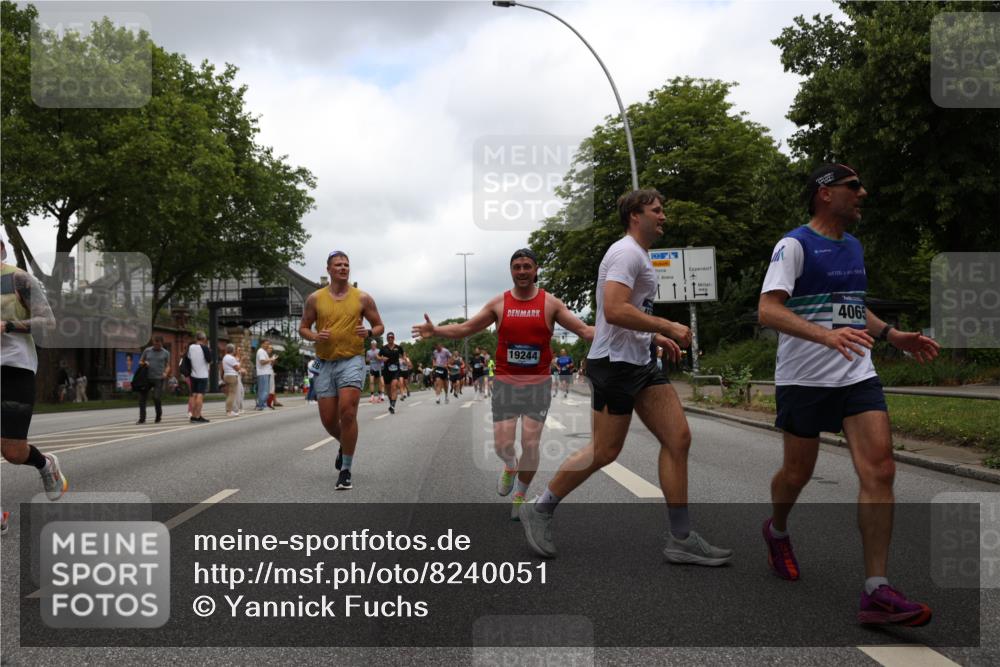 29.06.2025 - hella hamburg halbmarathon Yannick Fuchs http://msf.ph/oto/8240051 29.06.2025 10:47:19 20KM 1061, 1151, 1258, 1499, 1706, 1783, 2074, 2082, 2099, 2346, 2910, 3059, 3208, 3209, 3334, 4065, 4419, 4635, 4770, 5077, 6198, 6628, 6877, 7177, 7509, 7864, 8273, 8361, 8390, 8651, 9142, 9537, 10549, 10724, 10891, 10895, 11588, 11589, 11604, 11689, 11992, 12413, 12490, 12875, 12909, 12910, 13289, 13997, 14323, 15061, 15126, 15179, 15430, 15497, 15681, 16538, 16986, 18134, 18590, 18720, 18901, 19244 meine-sportfotos.de