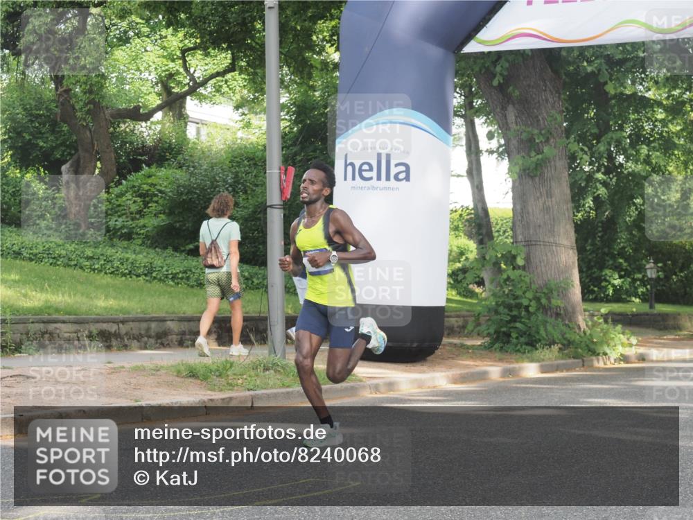 29.06.2025 - hella hamburg halbmarathon KatJ http://msf.ph/oto/8240068 29.06.2025 09:56:53 Zwischen KM18-KM19  meine-sportfotos.de