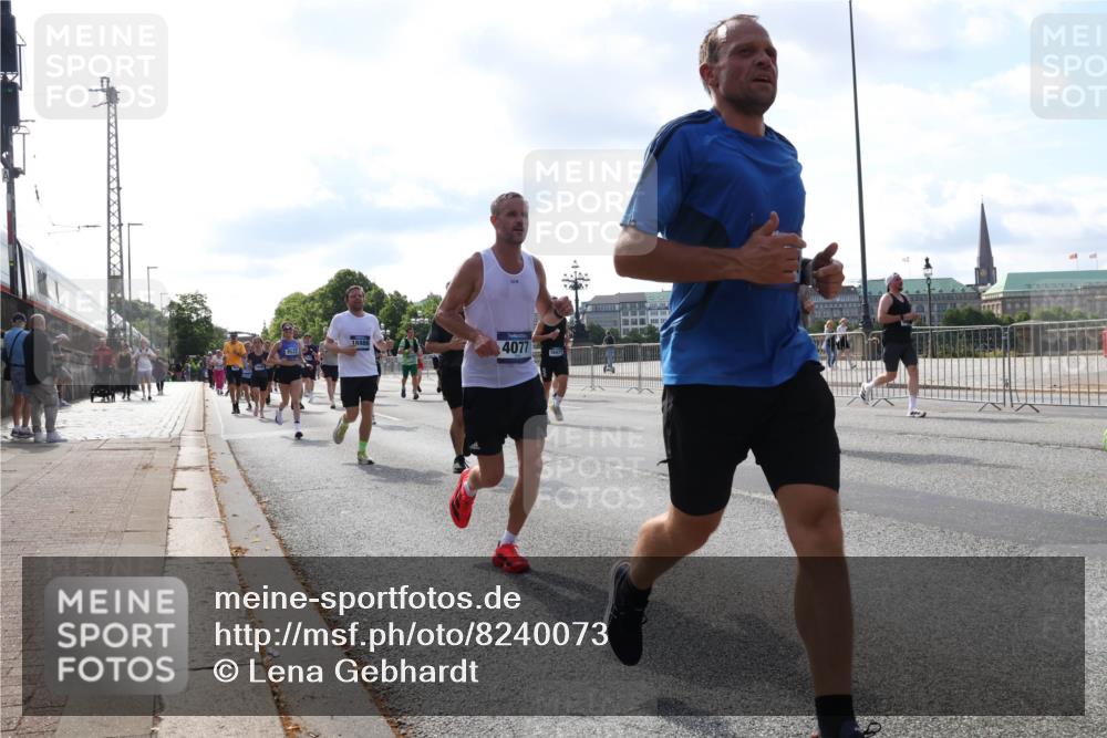 29.06.2025 - hella hamburg halbmarathon Lena Gebhardt http://msf.ph/oto/8240073 29.06.2025 09:56:21 Lombardsbrücke 1061, 1216, 1257, 1452, 1499, 1502, 1507, 1592, 1628, 1689, 1877, 2058, 2082, 2083, 2250, 2260, 2504, 2771, 2818, 2864, 2953, 2996, 3060, 3256, 3296, 3543, 4065, 4077, 4346, 4404, 4557, 4711, 4833, 5116, 5482, 5600, 5607, 5978, 6115, 6134, 6168, 6286, 6511, 6512, 6561, 6562, 7100, 7178, 7224, 7332, 7383, 7475, 7583, 7943, 8335, 8361, 8514, 8968, 8989, 8996, 9246, 9537, 9597, 10596 meine-sportfotos.de