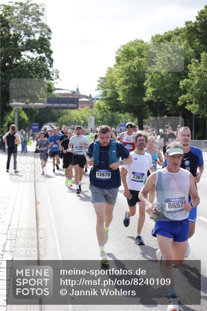 29.06.2025 - hella hamburg halbmarathon Jannik Wohlers http://msf.ph/oto/8240109 29.06.2025 09:54:24 Lombardsbrücke 1817, 1942, 2222, 2367, 2592, 2596, 2670, 2955, 3208, 3209, 4832, 5447, 5884, 6290, 6389, 6723, 6978, 7335, 7908, 8117, 8482, 8657, 8916, 8981, 9038, 9051, 9093, 9661, 9710, 9924, 11125, 11518, 11519, 11688, 12094, 12269, 12367, 12670, 13147, 13421, 13698, 13726, 13919, 14248, 14361, 14814, 15350, 15478, 15479, 15684, 16110, 16834, 16907, 17353, 17544, 17865, 18118, 18190, 18370, 18801, 18915, 18923 meine-sportfotos.de