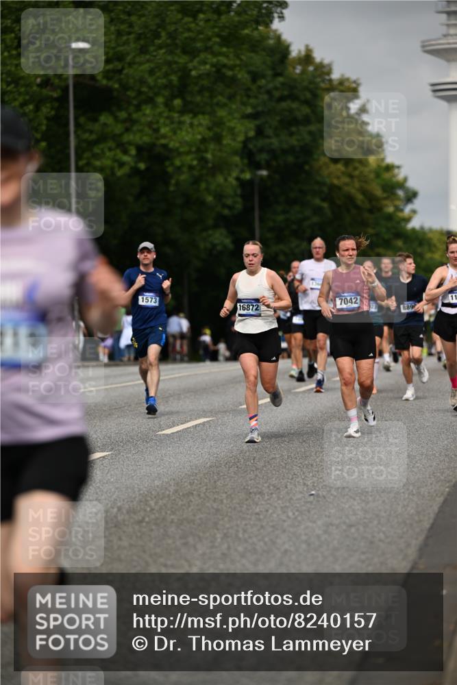 29.06.2025 - hella hamburg halbmarathon Dr. Thomas Lammeyer http://msf.ph/oto/8240157 29.06.2025 10:13:59 Kennedybrücke 1483, 1513, 1573, 1838, 3921, 4389, 5511, 7042, 7250, 7333, 7636, 7685, 8090, 8219, 8890, 9366, 9434, 9674, 9681, 9816, 10036, 10943, 11027, 11180 meine-sportfotos.de