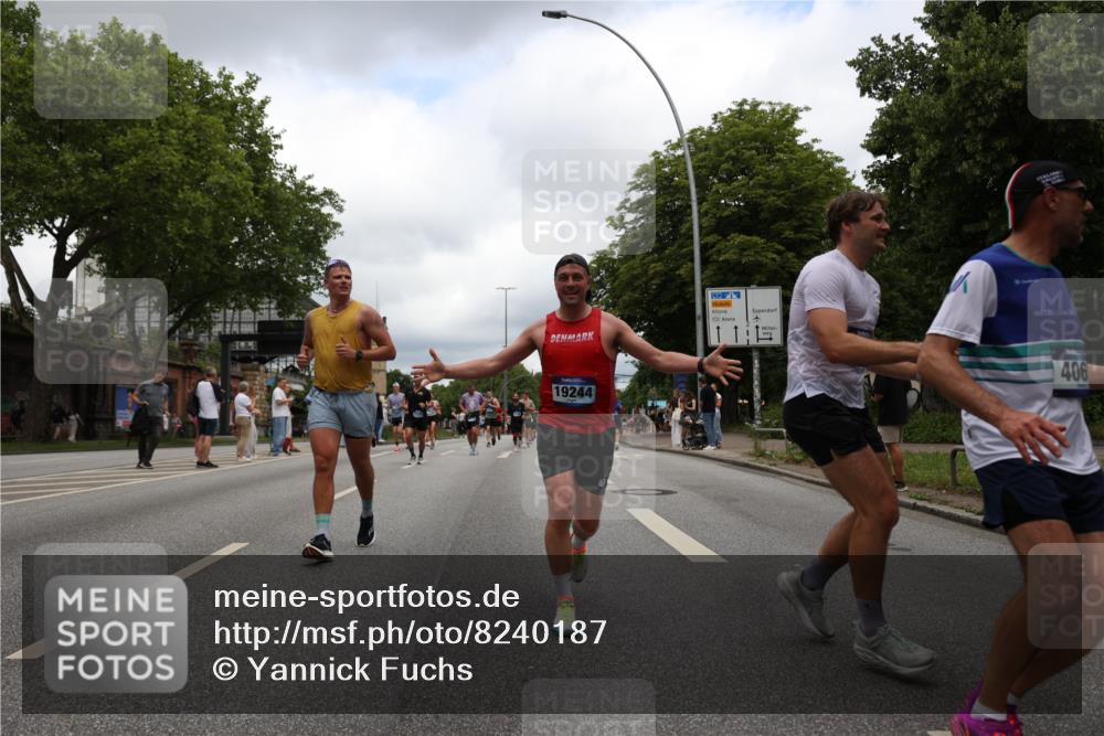 29.06.2025 - hella hamburg halbmarathon Yannick Fuchs http://msf.ph/oto/8240187 29.06.2025 10:47:19 20KM 1061, 1151, 1258, 1499, 1706, 1783, 2074, 2082, 2099, 2346, 2910, 3059, 3208, 3209, 3334, 4065, 4419, 4635, 4770, 5077, 6198, 6628, 6877, 7177, 7509, 7864, 8273, 8361, 8390, 8651, 9142, 9537, 10549, 10724, 10891, 10895, 11588, 11589, 11604, 11689, 11992, 12413, 12490, 12875, 12909, 12910, 13289, 13997, 14323, 15061, 15126, 15179, 15430, 15497, 15681, 16538, 16986, 18134, 18590, 18720, 18901, 19244 meine-sportfotos.de