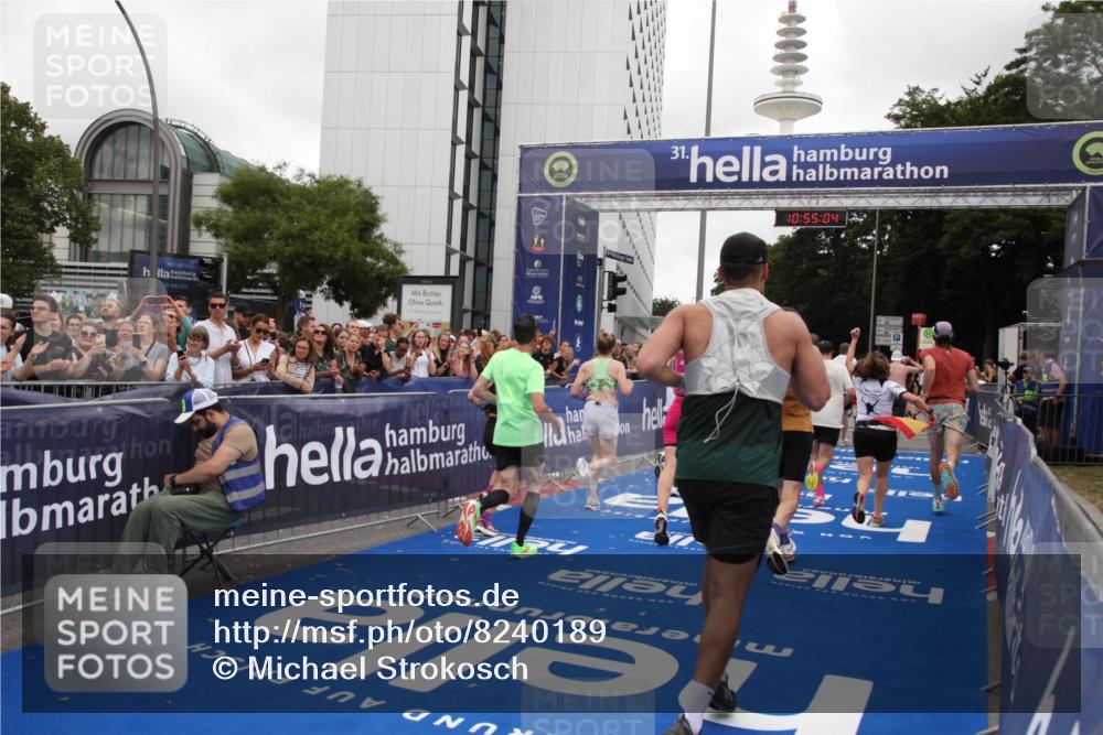 29.06.2025 - hella hamburg halbmarathon Michael Strokosch http://msf.ph/oto/8240189 29.06.2025 10:55:03 Ziel 1327, 2884, 3652, 4249, 4616, 4938, 5020, 6433, 6994, 8514, 8698, 10266, 13988, 14638, 14750, 14845, 15126, 15156, 15879, 16047, 16623, 16868, 18181, 18325 meine-sportfotos.de