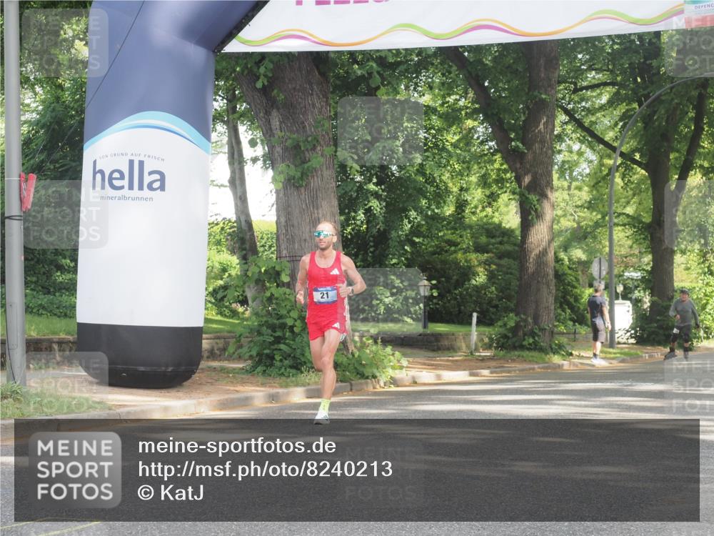 29.06.2025 - hella hamburg halbmarathon KatJ http://msf.ph/oto/8240213 29.06.2025 09:57:19 Zwischen KM18-KM19  meine-sportfotos.de