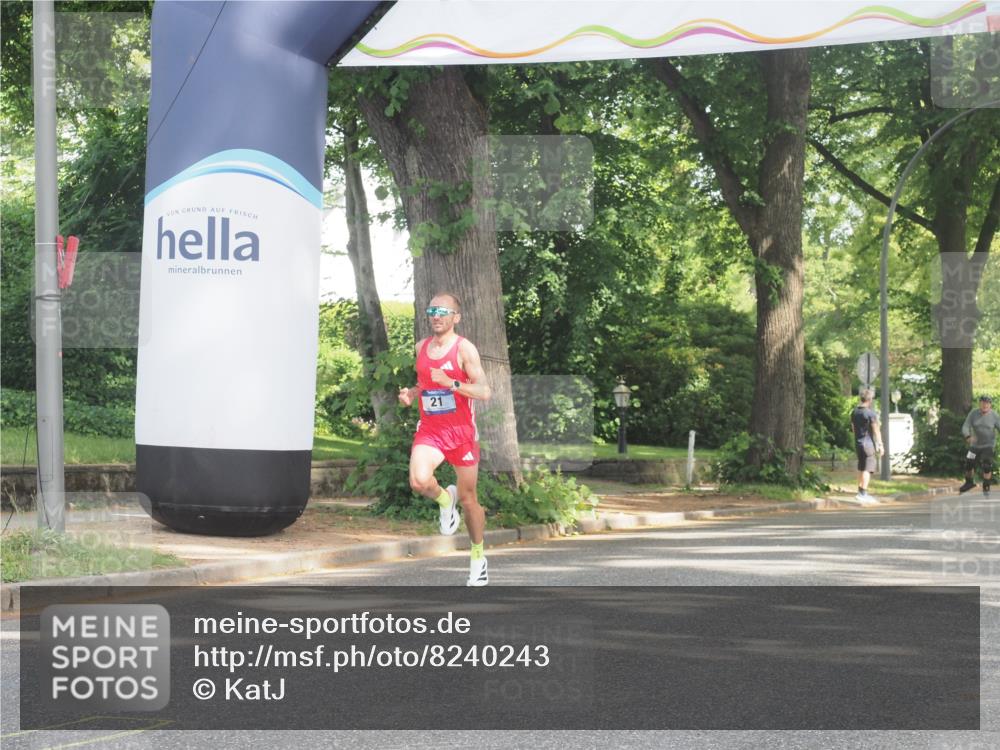29.06.2025 - hella hamburg halbmarathon KatJ http://msf.ph/oto/8240243 29.06.2025 09:57:19 Zwischen KM18-KM19  meine-sportfotos.de