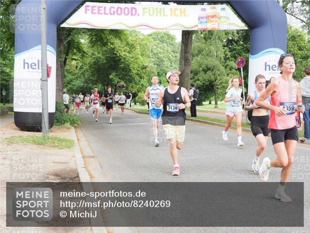 29.06.2025 - hella hamburg halbmarathon MichiJ http://msf.ph/oto/8240269 29.06.2025 10:27:35 Zwischen KM18-KM19 2719, 2980, 3136, 3783, 4359, 6682, 7110, 9264, 10218, 13137, 13800, 16280, 18188 meine-sportfotos.de
