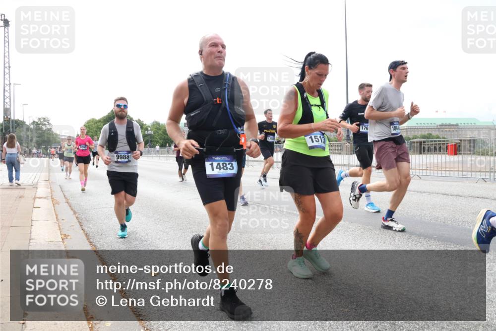 29.06.2025 - hella hamburg halbmarathon Lena Gebhardt http://msf.ph/oto/8240278 29.06.2025 10:09:43 Lombardsbrücke 1052, 1456, 1483, 1513, 1823, 2978, 4592, 4859, 5806, 5885, 6674, 7058, 7187, 8090, 8685, 9150, 9297, 9306, 9674, 9781, 9988, 10194, 12156, 12255, 12509, 12567, 12862, 13660, 13739, 15697, 16191, 16455, 16688, 16918, 17630, 17899, 18076, 18440, 18707, 18726, 18727, 19166, 19242 meine-sportfotos.de