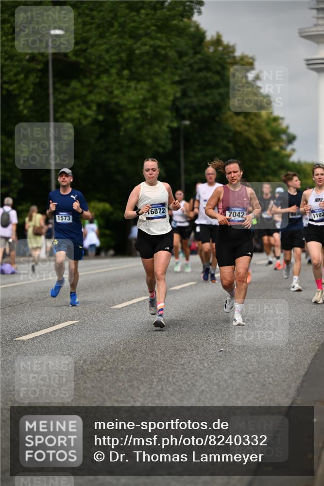 29.06.2025 - hella hamburg halbmarathon Dr. Thomas Lammeyer http://msf.ph/oto/8240332 29.06.2025 10:14:00 Kennedybrücke 1483, 1513, 1573, 1838, 3921, 4389, 5511, 7042, 7250, 7333, 7685, 8090, 8219, 8890, 9366, 9434, 9674, 9681, 9816, 9988, 10036, 10943, 11027, 11180 meine-sportfotos.de