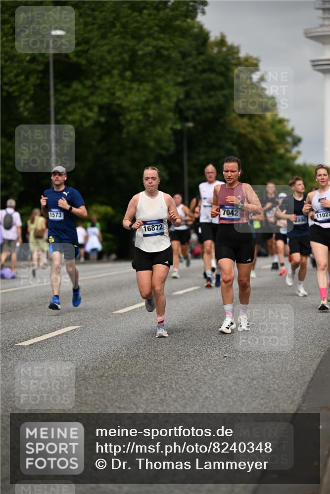 29.06.2025 - hella hamburg halbmarathon Dr. Thomas Lammeyer http://msf.ph/oto/8240348 29.06.2025 10:14:00 Kennedybrücke 1483, 1513, 1573, 1838, 3921, 4389, 5511, 7042, 7250, 7333, 7685, 8090, 8219, 8890, 9366, 9434, 9674, 9681, 9816, 9988, 10036, 10943, 11027, 11180 meine-sportfotos.de