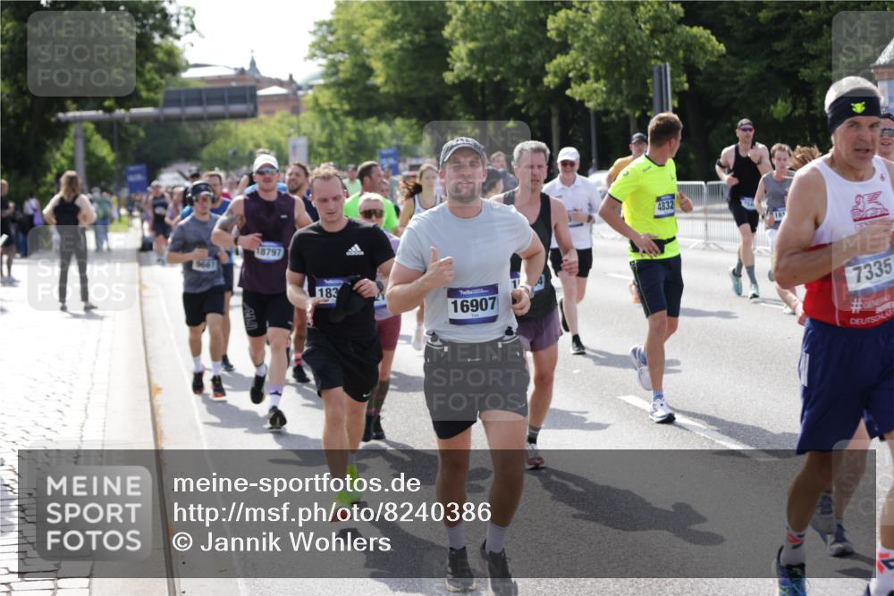 29.06.2025 - hella hamburg halbmarathon Jannik Wohlers http://msf.ph/oto/8240386 29.06.2025 09:54:28 Lombardsbrücke 1817, 2222, 2367, 2592, 2596, 2955, 3208, 3209, 4832, 5399, 5447, 5884, 6290, 6389, 6723, 6978, 6991, 7335, 7908, 8117, 8482, 8487, 8657, 8981, 9038, 9051, 9093, 9476, 9661, 9710, 11125, 11518, 11519, 11688, 12094, 12269, 12670, 13147, 13698, 13726, 13919, 14248, 14361, 14814, 15350, 15478, 15479, 15684, 16110, 16127, 16403, 16907, 17544, 17674, 17865, 18118, 18190, 18370, 18801, 18915, 18923 meine-sportfotos.de