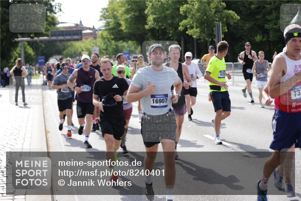 29.06.2025 - hella hamburg halbmarathon Jannik Wohlers http://msf.ph/oto/8240401 29.06.2025 09:54:28 Lombardsbrücke 1817, 2222, 2367, 2592, 2596, 2955, 3208, 3209, 4832, 5399, 5447, 5884, 6290, 6389, 6723, 6978, 6991, 7335, 7908, 8117, 8482, 8487, 8657, 8981, 9038, 9051, 9093, 9476, 9661, 9710, 11125, 11518, 11519, 11688, 12094, 12269, 12670, 13147, 13698, 13726, 13919, 14248, 14361, 14814, 15350, 15478, 15479, 15684, 16110, 16127, 16403, 16907, 17544, 17674, 17865, 18118, 18190, 18370, 18801, 18915, 18923 meine-sportfotos.de
