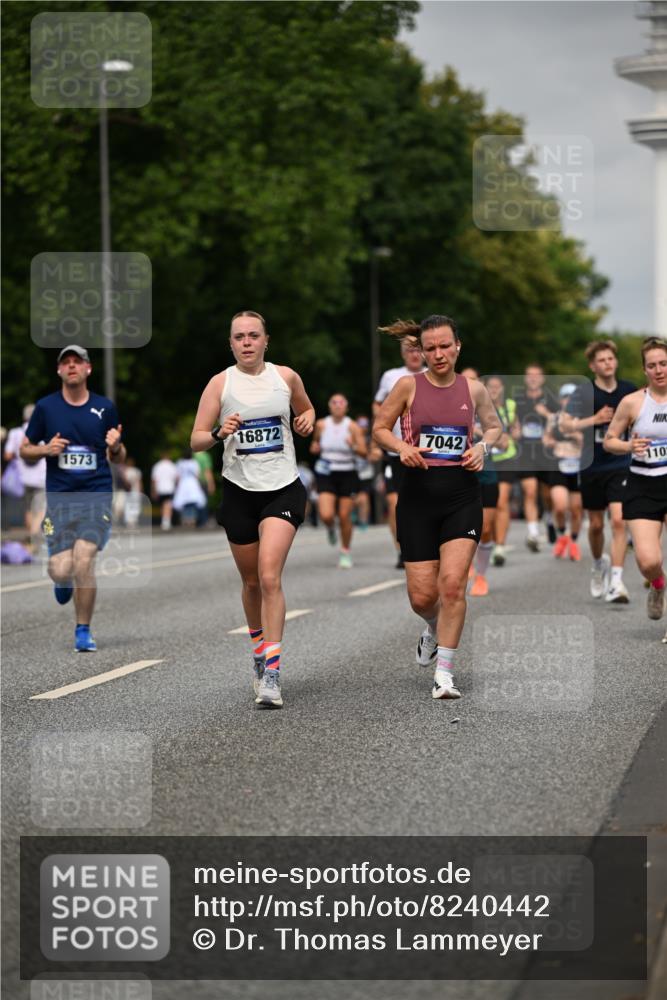 29.06.2025 - hella hamburg halbmarathon Dr. Thomas Lammeyer http://msf.ph/oto/8240442 29.06.2025 10:14:01 Kennedybrücke 1483, 1513, 1573, 1838, 3921, 4389, 5511, 7042, 7250, 7333, 7685, 8090, 8219, 8890, 9366, 9434, 9674, 9681, 9816, 9988, 10036, 10943, 11027, 11180 meine-sportfotos.de