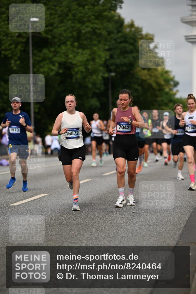 29.06.2025 - hella hamburg halbmarathon Dr. Thomas Lammeyer http://msf.ph/oto/8240464 29.06.2025 10:14:01 Kennedybrücke 1483, 1513, 1573, 1838, 3921, 4389, 5511, 7042, 7250, 7333, 7685, 8090, 8219, 8890, 9366, 9434, 9674, 9681, 9816, 9988, 10036, 10943, 11027, 11180 meine-sportfotos.de