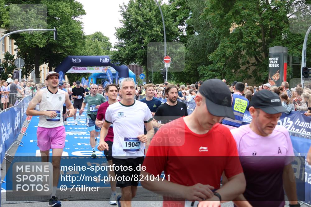 29.06.2025 - hella hamburg halbmarathon Zöllner http://msf.ph/oto/8240471 29.06.2025 10:55:56 Ziel 1179, 2612, 3256, 3668, 4772, 7147, 7976, 8968, 9246, 10084, 13474, 15884, 16401, 16434, 16786, 18125, 18867, 19047 meine-sportfotos.de