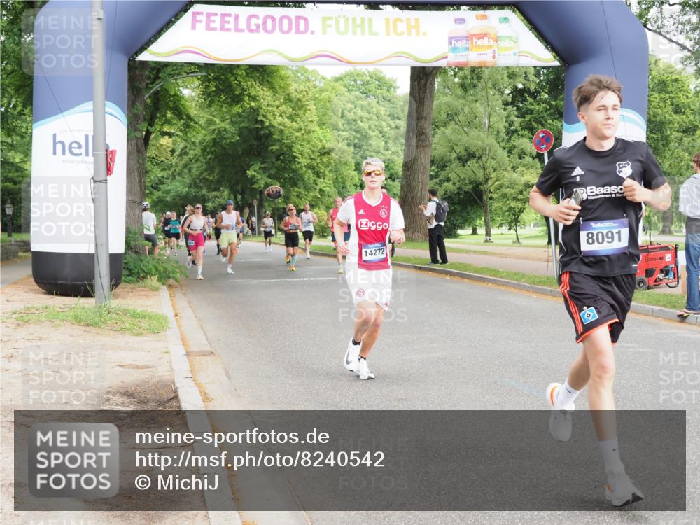 29.06.2025 - hella hamburg halbmarathon MichiJ http://msf.ph/oto/8240542 29.06.2025 10:27:39 Zwischen KM18-KM19 3136, 4359, 6682, 7110, 8091, 9264, 10218, 13137, 13800, 14272, 16280, 18188 meine-sportfotos.de