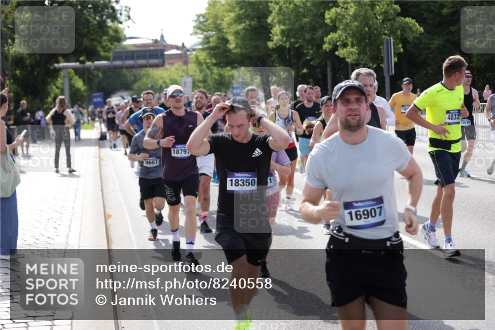 29.06.2025 - hella hamburg halbmarathon Jannik Wohlers http://msf.ph/oto/8240558 29.06.2025 09:54:28 Lombardsbrücke 1817, 2222, 2367, 2592, 2596, 2955, 3208, 3209, 4832, 5399, 5447, 5884, 6290, 6389, 6723, 6978, 6991, 7335, 7908, 8117, 8482, 8487, 8657, 8981, 9038, 9051, 9093, 9476, 9661, 9710, 11125, 11518, 11519, 11688, 12094, 12269, 12670, 13147, 13698, 13726, 13919, 14248, 14361, 14814, 15350, 15478, 15479, 15684, 16110, 16127, 16403, 16907, 17544, 17674, 17865, 18118, 18190, 18370, 18801, 18915, 18923 meine-sportfotos.de