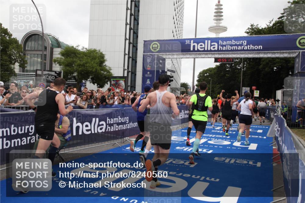 29.06.2025 - hella hamburg halbmarathon Michael Strokosch http://msf.ph/oto/8240560 29.06.2025 10:55:16 Ziel 1549, 1628, 2119, 2448, 3041, 3945, 4903, 6355, 6891, 8973, 9361, 9380, 10188, 10191, 10192, 10582, 11747, 12248, 12961, 14834, 15854, 16108, 16521, 16630, 18031, 18966 meine-sportfotos.de