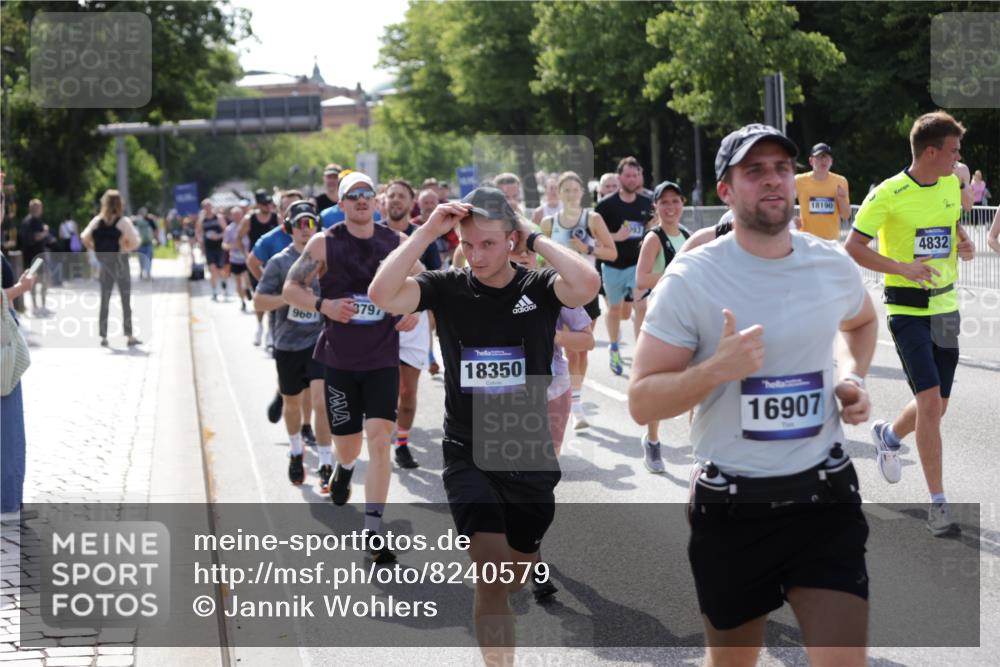 29.06.2025 - hella hamburg halbmarathon Jannik Wohlers http://msf.ph/oto/8240579 29.06.2025 09:54:28 Lombardsbrücke 1817, 2222, 2367, 2592, 2596, 2955, 3208, 3209, 4832, 5399, 5447, 5884, 6290, 6389, 6723, 6978, 6991, 7335, 7908, 8117, 8482, 8487, 8657, 8981, 9038, 9051, 9093, 9476, 9661, 9710, 11125, 11518, 11519, 11688, 12094, 12269, 12670, 13147, 13698, 13726, 13919, 14248, 14361, 14814, 15350, 15478, 15479, 15684, 16110, 16127, 16403, 16907, 17544, 17674, 17865, 18118, 18190, 18370, 18801, 18915, 18923 meine-sportfotos.de